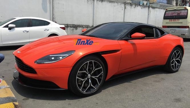 Chi tiết siêu xe Aston Martin DB11 của doanh nhân Hội An mới ra biển, giá gần 16 tỷ đồng