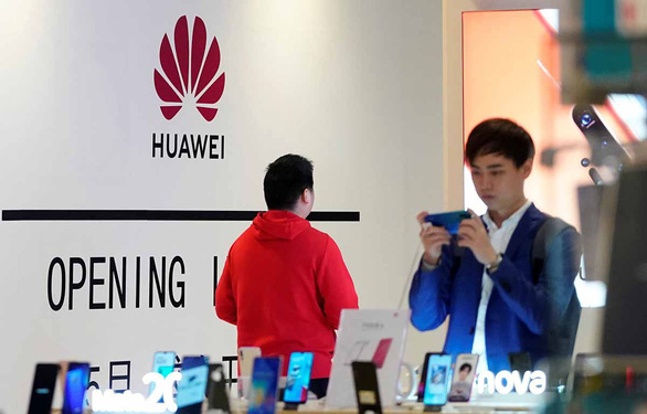 'Đòn chí mạng' với Huawei