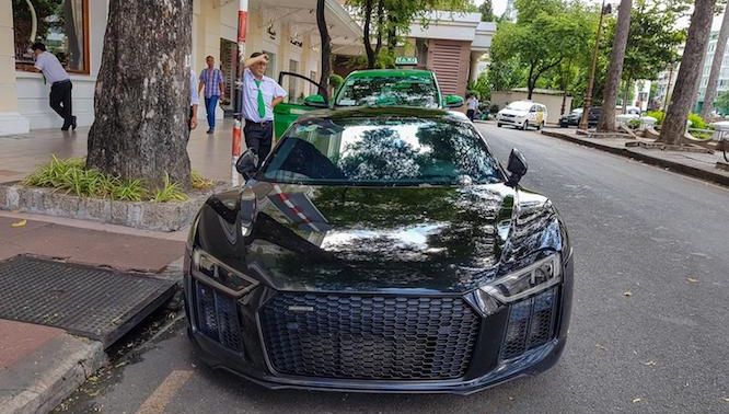 Chi tiết siêu xe Audi R8 V10 PLus 