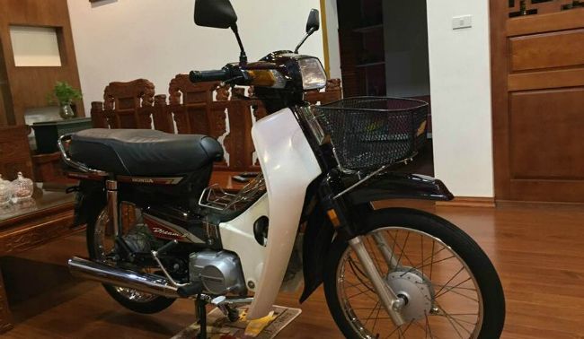 CHOÁNG: Honda Dream Thái 1995 còn nguyên bản giá sốc 320 triệu đồng