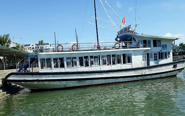 Đặt camera quay lén khách tắm, tàu du lịch vịnh Hạ Long bị đình chỉ