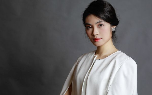 Ái nữ nhà đại gia, tuổi 20 ra tay sức mạnh ngàn tỷ