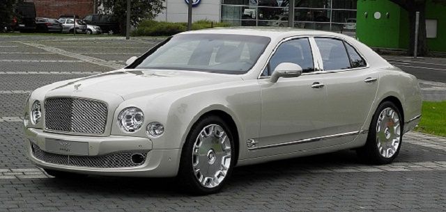 ‘Quý tộc Anh’ Bentley của Chủ tịch Hoà Phát Trần Đình Long ‘giản dị’ bất ngờ