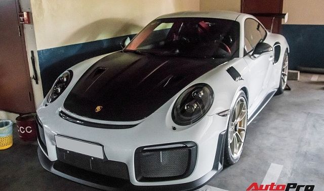 Thêm nhiều xế sang hàng khủng về tay các đại gia Việt