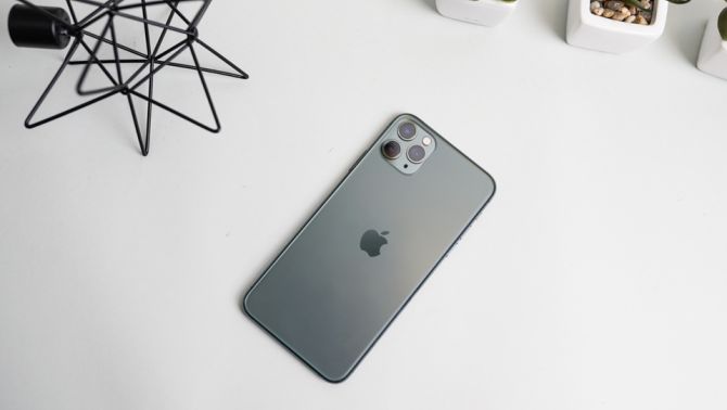 Mở hộp iPhone 11 Pro Max 256GB Midnight Green giá lên tới 46 triệu đồng tại Việt Nam