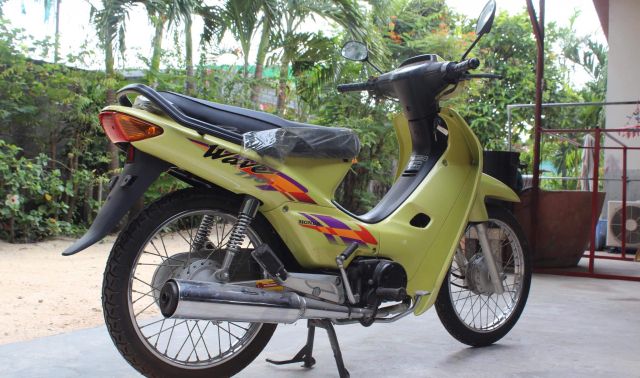 Chiêm ngưỡng Honda Wave Thái 110 suốt 19 năm chưa lăn bánh