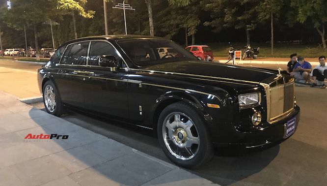 Rolls-Royce, Bentley và dàn xe sang bạc tỷ hội tụ trong Liveshow của Quang Hà