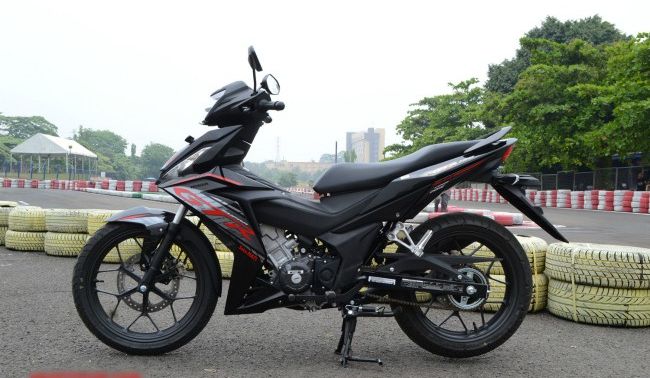 Không cần ăn theo Winner X, 2020 Honda Supra GTR150 giá chỉ 23 triệu vẫn đẹp hút mắt dân chơi