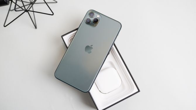 Hàng chính hãng sắp về, iPhone 11 xách tay hạ giá dưới 20 triệu