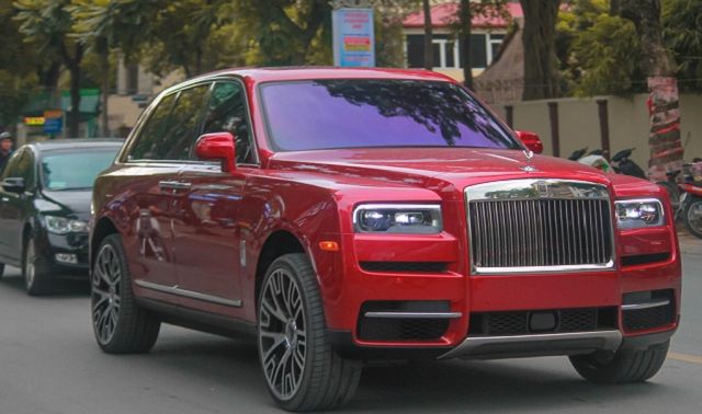 Đại gia Hà Nội 'thay áo' Rolls-Royce Cullinan hơn 40 tỷ siêu ấn tượng