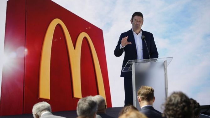 CEO của McDonald’s bị sa thải vì quan hệ với cấp dưới