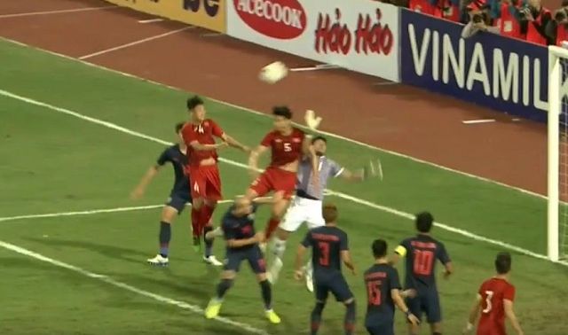Lý do khiến tuyển Việt Nam bị từ chối bàn thắng trước Thái Lan
