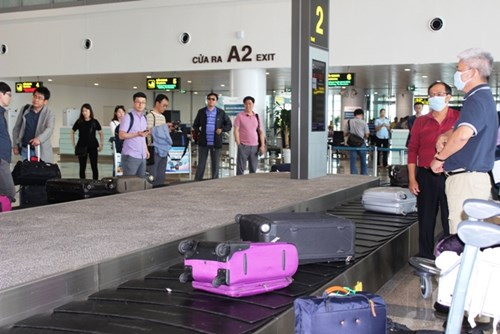 Phát hiện hành khách giấu súng và 177 viên đạn trong hành lý tại sân bay Nội Bài