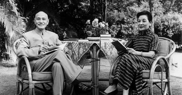 Tiết lộ `báu vật` được bỏ vào quan tài Tưởng Giới Thạch