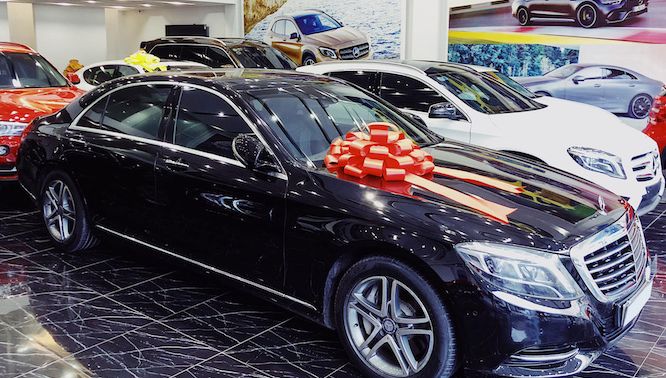 'Chồng nhà người ta' chi 2,4 tỷ đồng mua Mercedes-Benz tặng vợ nhân ngày Valentine