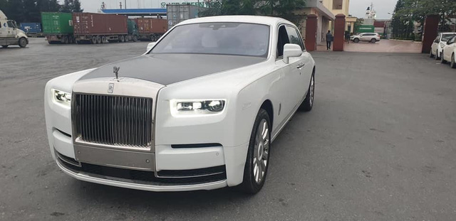 Cận cảnh Rolls-Royce Phantom Tranquility đầu tiên ở Việt Nam: Siêu phẩm với vật liệu từ vũ trụ