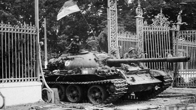 Những điều ít ai biết về chiếc xe tăng húc đổ cổng Dinh Độc Lập ngày 30/4/1975
