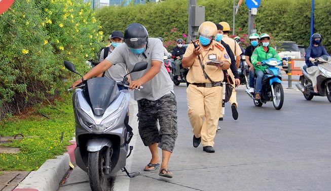Quy định về bảo hiểm xe máy, ô tô trên thế giới: Việt Nam còn rất nhẹ nhàng