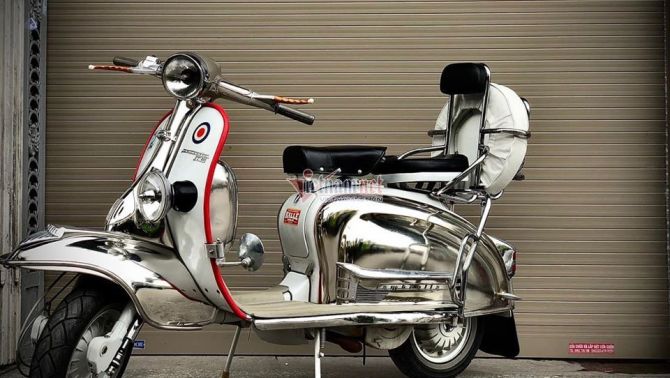 Sốc với xe máy cổ 60 năm tuổi đời vẫn bán được gần nửa tỉ đồng