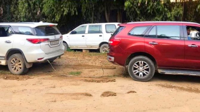 Toyota Fortuner 'thách đấu' kéo co với Ford Everest: Kết quả không ngoài dự đoán của người sành xe