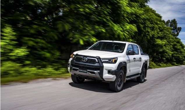 Ford Ranger 'sợ chết khiếp' khi Toyota Hilux 2020 chính thức trình làng với giá chỉ 600 triệu