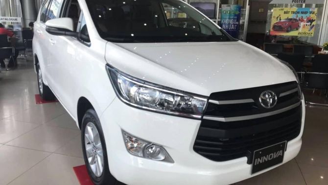 Toyota Innova cuống cuồng giảm giá mạnh tay khi Mitsubishi Xpander tung bản mới