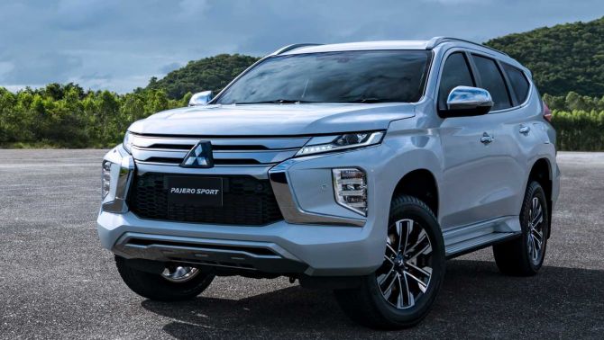 Mitsubishi Pajero Sport 2020 gây sốt với loạt 'vũ khí' mới, đe dọa 'đánh gục' Toyota Fortuner