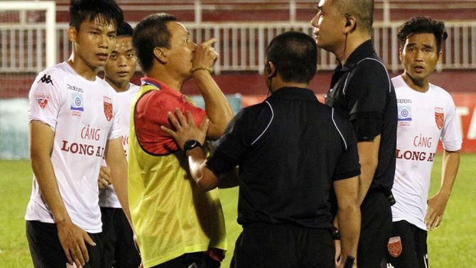 Lặp lại ‘vết nhơ của bóng đá Việt Nam’, hàng loạt tuyển thủ quốc gia đối mặt án phạt cực nặng