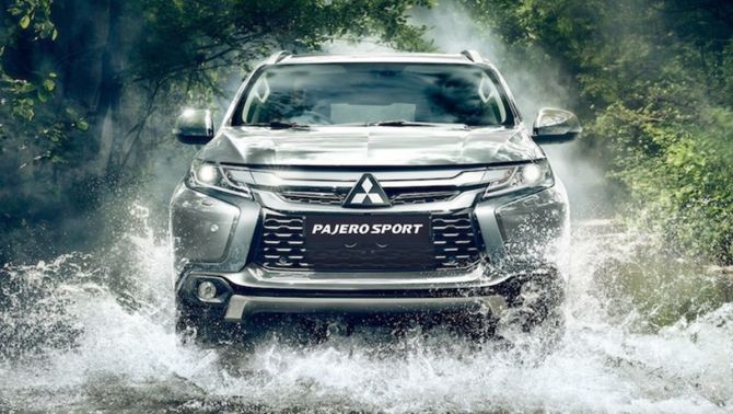 Bảng giá Mitsubishi Pajero Sport tháng 12/2020: Cạnh tranh khốc liệt với Honda CR-V, Toyota Fortuner