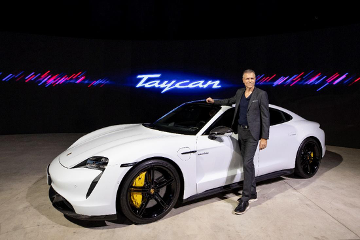 Ra mắt dòng xe thể thao thuần điện Taycan tại Việt Nam–Chiếc Porsche thực thụ cho kỷ nguyên di động