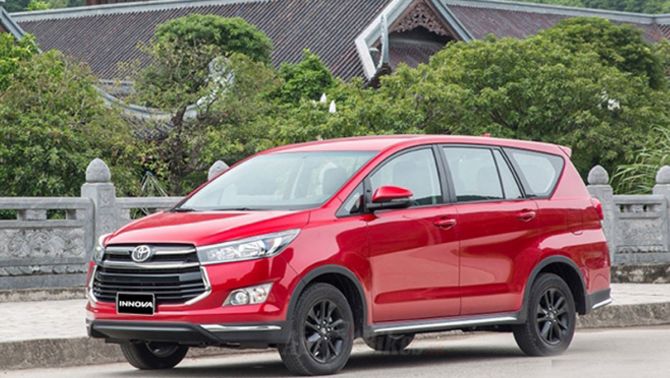Toyota Innova 2020 lôi kéo khách hàng bằng ưu đãi siêu khủng, quyết 'khô máu' với Mitsubishi Xpander
