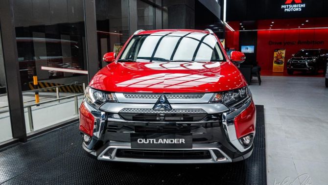 Hậu giảm sốc 150 triệu, Mitsubishi Outlander bất ngờ tung bản mới, 'đe dọa' Honda CR-V, Mazda CX-5