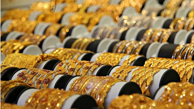 Giá vàng 9/11: Tiếp tục đà tăng mạnh, giới đầu tư đổ xô mua vàng dự trữ