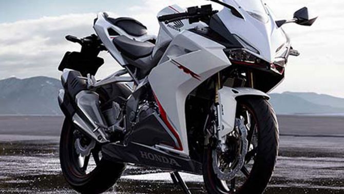 Honda CBR300R 2021 sẽ ‘lột xác’, chuẩn bị đánh gục kình địch Yamaha R3 và Kawasaki Ninja 300