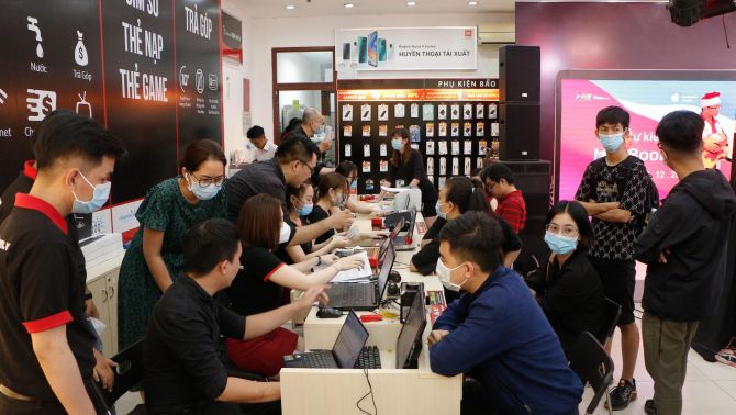 FPT Shop là chuỗi cửa hàng chính hãng đầu tiên mở bán MacBook M1, ‘cháy hàng’ 150 máy chỉ sau 2 giờ