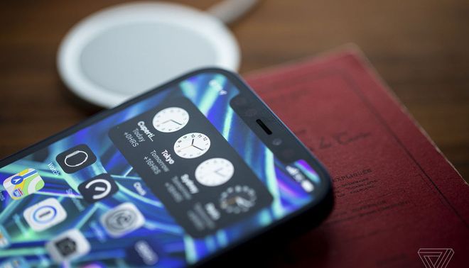 Sau iPhone 2021, Apple sẽ phát triển iPhone màn hình đục lỗ và thiết kế toàn màn hình