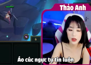 Nữ streamer vô tư khoe 'vùng nhạy cảm' trước mặt fan, còn tuyên bố của mình 'trắng mịn hơn người'