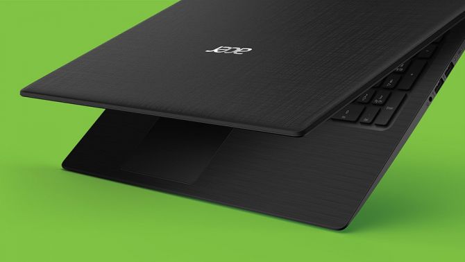 Chiếc Laptop này sở hữu màn hình lớn, Pin khỏe, cấu hình ổn định với giá chưa đến 8.5 triệu