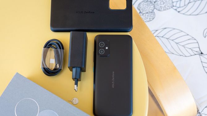 Đánh giá Asus ZenFone 8: Smartphone ‘kích thước nhỏ nhưng có võ’