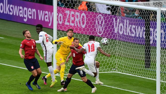 Kết quả bóng đá Anh vs CH Séc Bảng D EURO 2021: Trò cưng Pep Guardiola mang về 3 điểm cho Tam Sư
