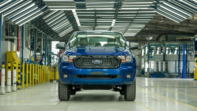 Ford Ranger 2021 bản lắp ráp chính thức ra mắt, giá bán chỉ từ 616 triệu đồng