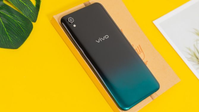 Đánh giá Vivo Y1S: Thiết kế đậm chất cho GenZ, giá 'hạt dẻ'