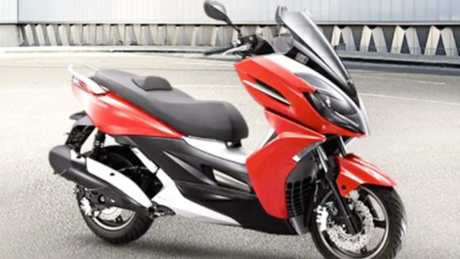 Kỳ phùng địch thủ Honda SH 150i lộ diện: Giá rẻ bất ngờ, sức mạnh khiến ‘vua xe ga’ khóc thét