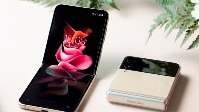 Video đánh giá Galaxy Z Flip3 của chuyên gia nước ngoài: Thiết kế thật sự ấn tượng