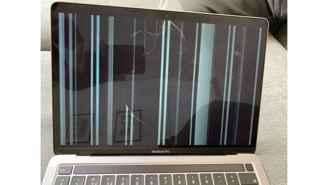  Apple bị kiện vì màn hình của Macbook M1 