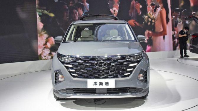 'Hyundai Tucson bản MPV' chính thức mở bán, gây sốt với mức giá rẻ ngang Mitsubishi Xpander