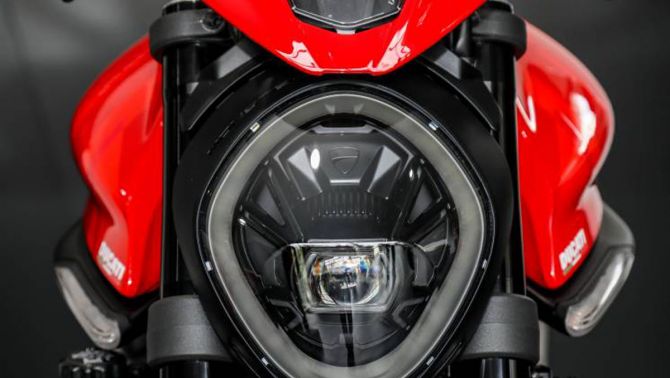 Ducati Monster 2022 trình làng với giá 378 triệu đồng: Sức mạnh đáng gờm, công nghệ cực chất