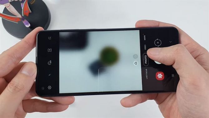 Hướng dẫn cách khắc phục camera bị mờ trên smartphone