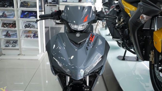 Yamaha Exciter 155 2021 phiên bản mới đẹp hút hồn tại đại lý, giá bán khiến Winner X 'sửng sốt'