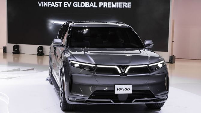VinFast VF e35 và VF e36 chính thức ra mắt, đánh dấu bước ngoặt lịch sử của hãng  xe Việt